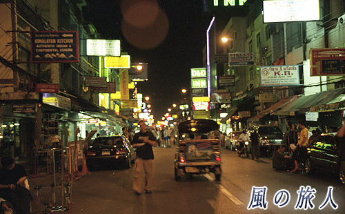 タイ　バンコク　カオサンのホテル街の写真