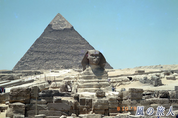 エジプトのピラミッドの写真