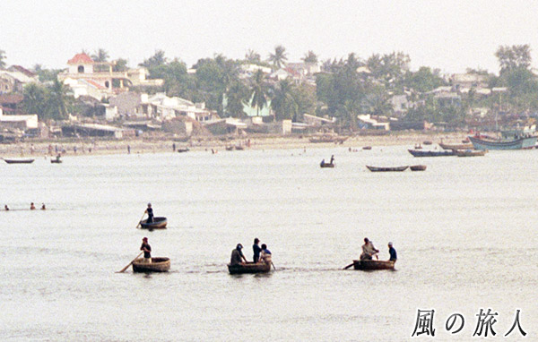ベトナムのおわん舟の写真