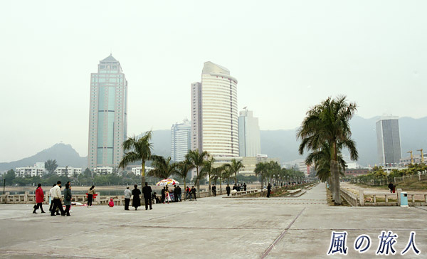 深圳　開発途中の蛇口（2000年）の写真
