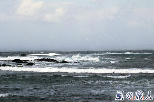 波の高い海面　八丈島、三宅島卒業旅行記の写真
