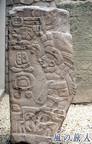 メキシコ　遺跡のレリーフの写真