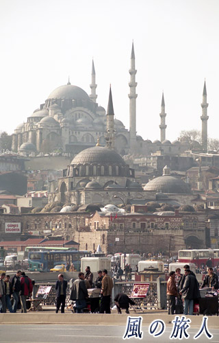 イスタンブールの重厚な町並みの写真
