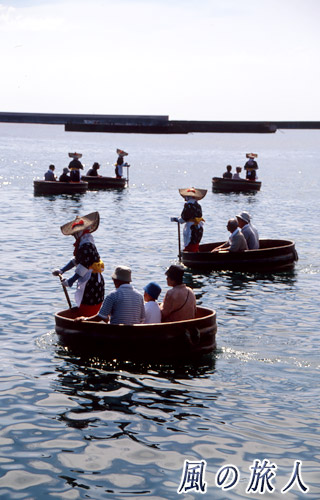 新潟　佐渡島　たらい舟の写真