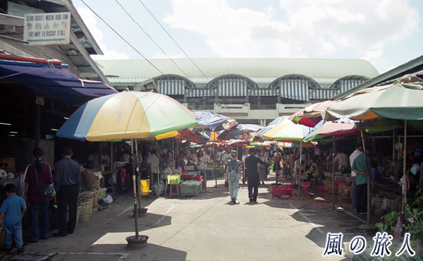 マレーシア　ボルネオ島　サラワク州　シブの市場の写真