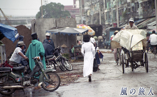 ベトナム　ホーチミン　雨の日のホーチミンの写真