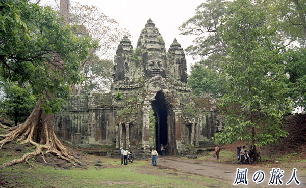 カンボジア　アンコールワットの遺跡の写真