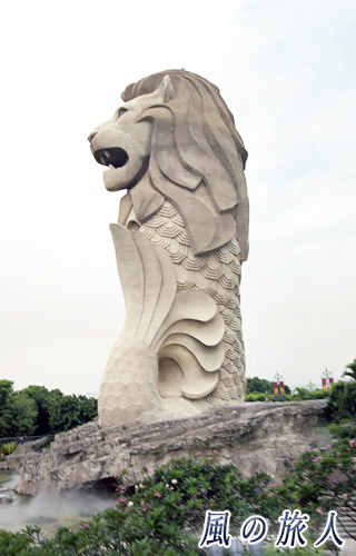 シンガポール　セントーサ島の巨大なマーライオンの写真