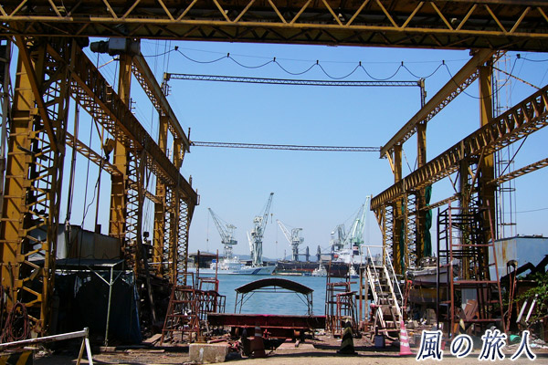 尾道　向島の造船工場の写真