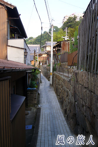尾道2007年　路地と尾道城の写真