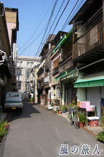 尾道2007年　駅付近の商店街の写真