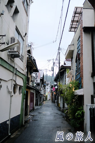 尾道　早朝の飲み屋街の写真