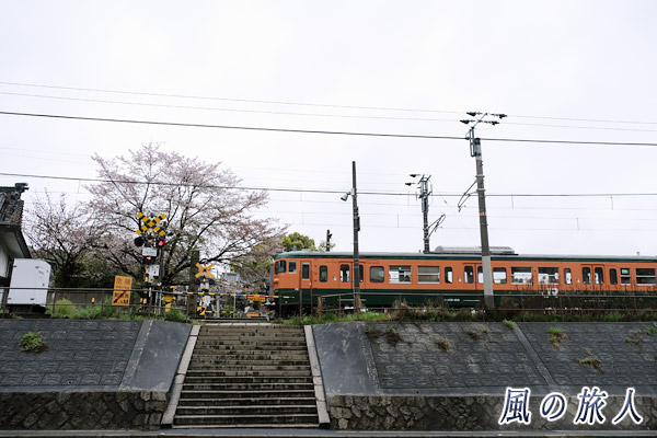 尾道　国鉄時代のカラーで走る電車の写真