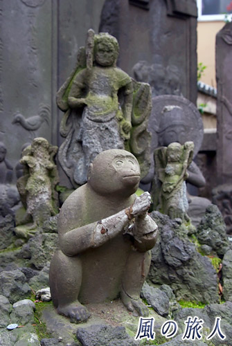 台東区下谷　小野照崎神社の庚申塔の写真