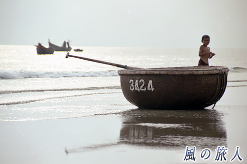 ベトナムのお椀舟　佐渡島一周ツーリングの写真